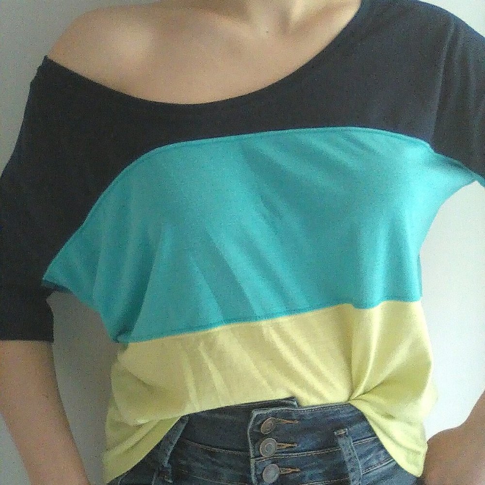 Ardene Batwing Sleeve Colorblock Crop